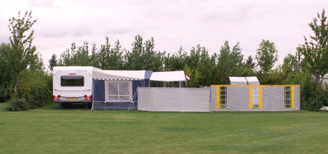 Brede plaatsen op Camping De Krammer